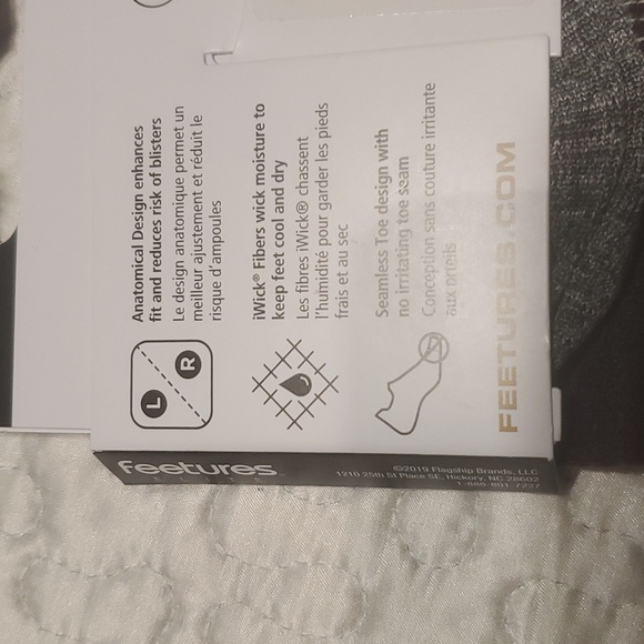 2 FEETURES ELITE  ULTRA LIGHT  SOCKS  UNISEX - Picture 7 of 7